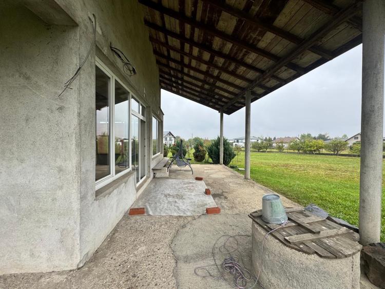 Casă semifinisată cu teren generos – 377 mp utili, 5754 mp teren – ideală pentru