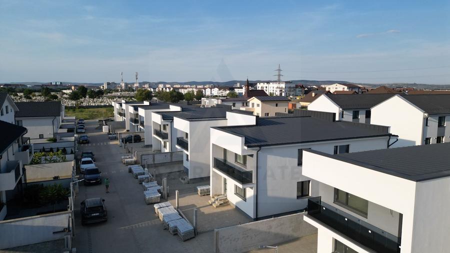 DIRECT DEZVOLTATOR ! Casa tip cvadruplex, 4 camere 110 mp utili