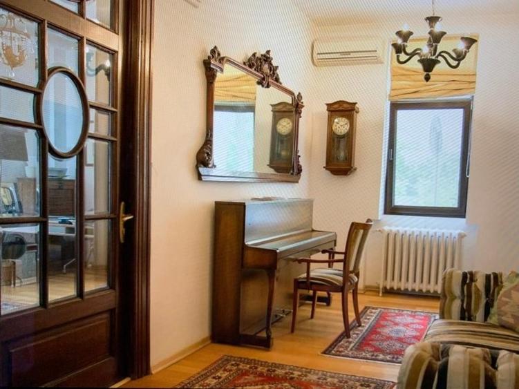 Vila D+P+E+M Floreasca, amplasata exclusiv in zona de vile, teren 400 mp