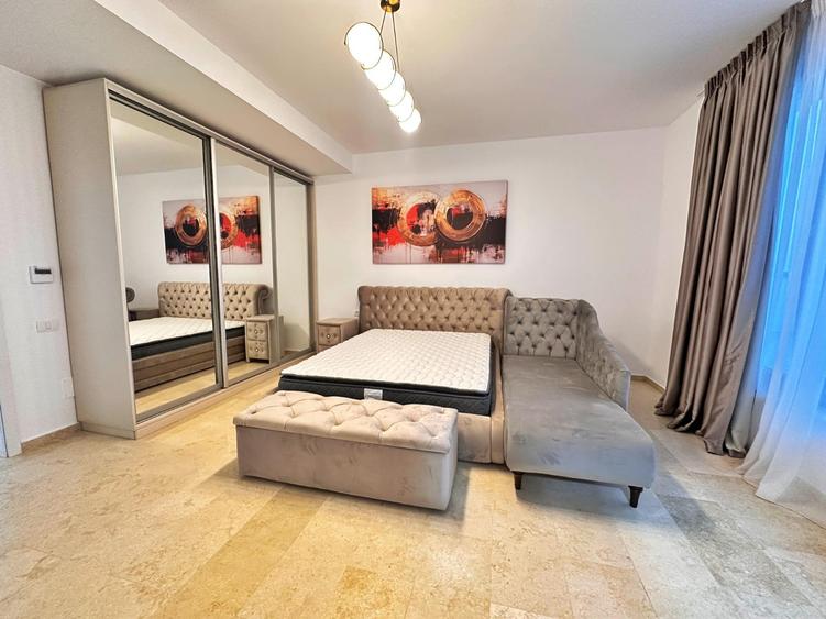 Un penthouse ca o poveste–3 camere și terasă panoramică în 81 Residence, piscina