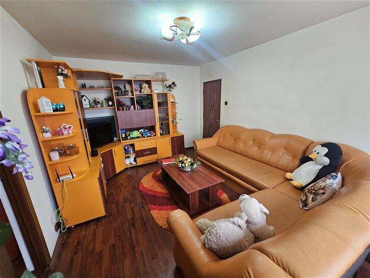 Resita, 2 Cam. Mobilat+Utilat, Micro 2