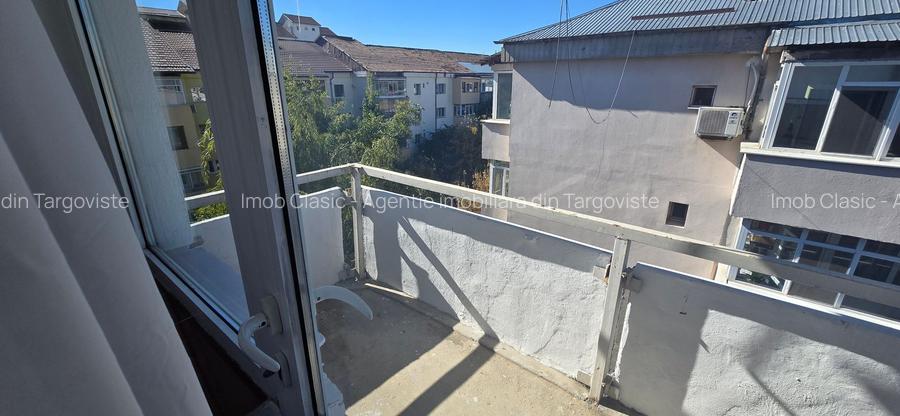 Vanzare apartament 4 camere , micro 3 Targoviste