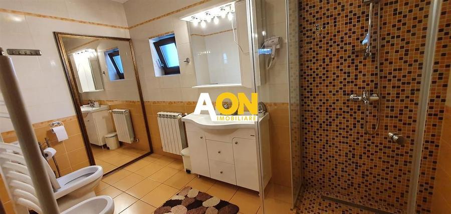 Casa 10 camere, ideala ca pensiune, zona Cetatii Alba Carolina