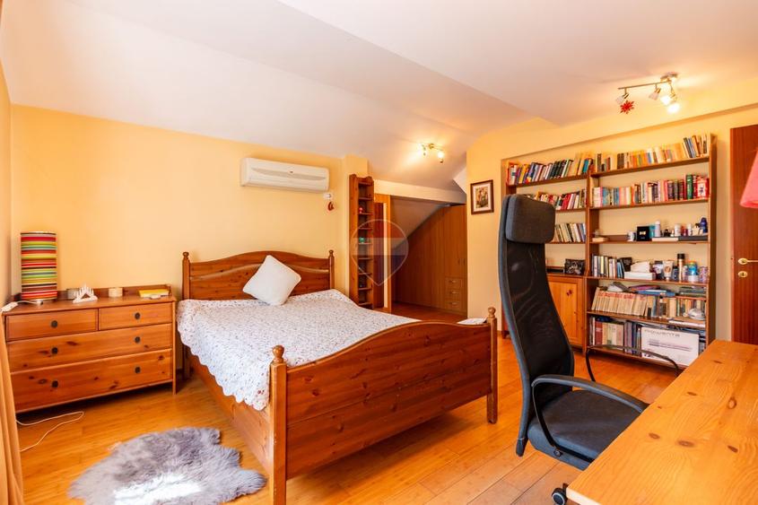 Vila de colt de vânzare în Corbeanca | Paradisul Verde