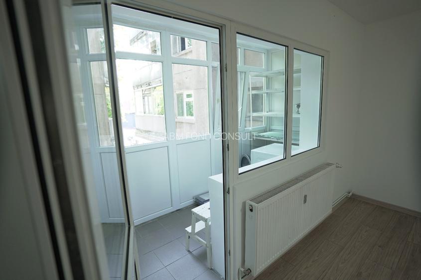 Apartament 3 Camere/Drumul Taberei.Bloc 1978,etaj 1/10,decomandat. - 3