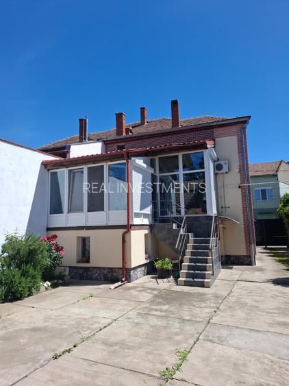 Vand casa duplex 6 camere, apartament independent și teren de 1.600 mp în Aradul - 2