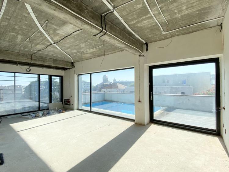 Penthouse cu piscină și terasa în zona istorică-peninsulară
