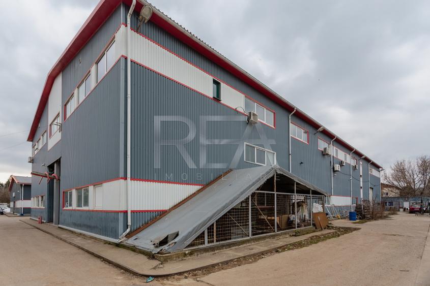 Doua hale / spatiu industrial + birouri 5000 mp / Sector 4