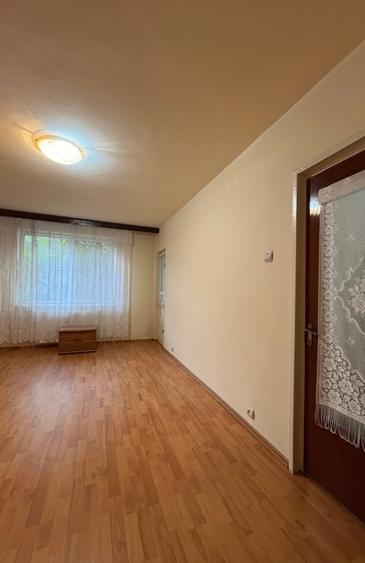 Apartament 2 camere de vânzare Crângași