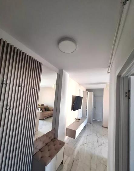 Apartament 3 camere, complet mobilat si utilat, balcon, parcare,etaj 2