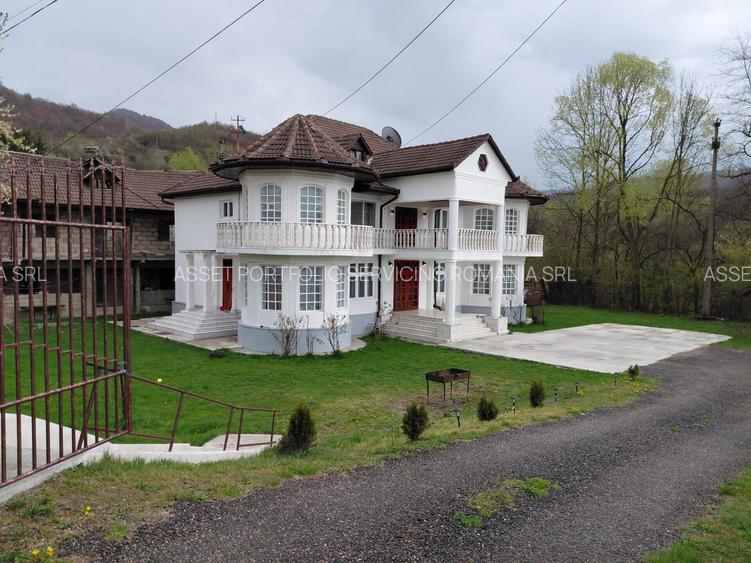 Casa cu 5 camere + teren intravilan de 1209 mp in Iscroni- Aninoasa - 3
