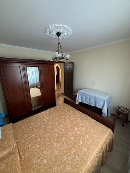 3 DECOMANDATE partial renovat, centrala, termopan, Valea Alba