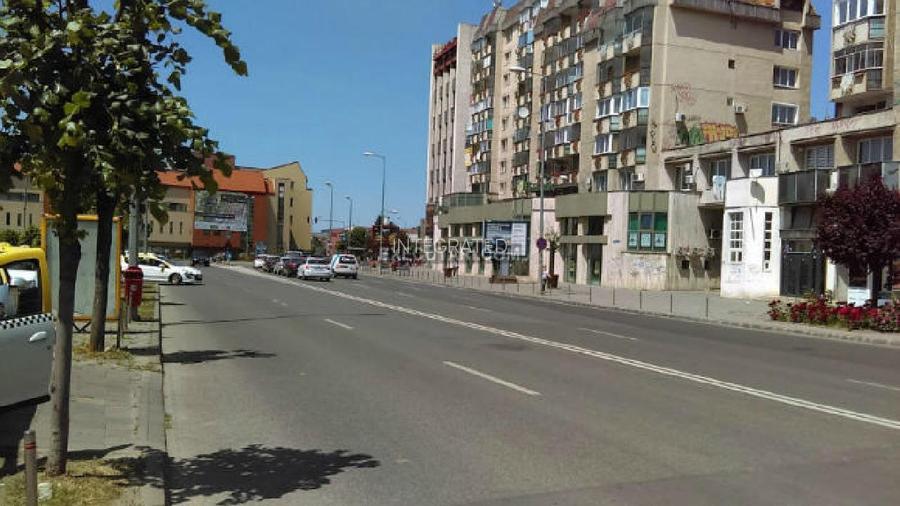 TARGU MURES SPATIU COMERCIAL 480 MP- BD. 1 DECEMBRIE - 5