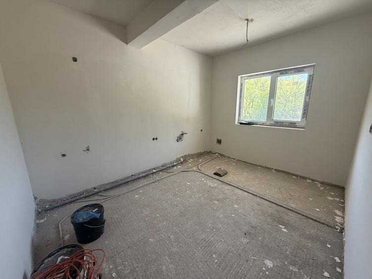Casa duplex - 170 mp utili - 4 camere - 550 mp teren - zona Tautiului, Floresti!