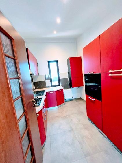 Vând apartament 4 camere în Bistrița