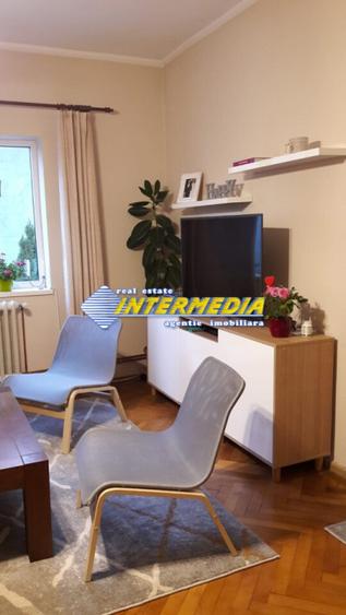 Casa de vanzare renovata complet in Alba Iulia zona Centru 1200 mp Teren
