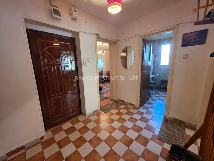Titan, 10 minute metrou Costin Georgian, la piata Minis, 2 gr sanitare, - 16