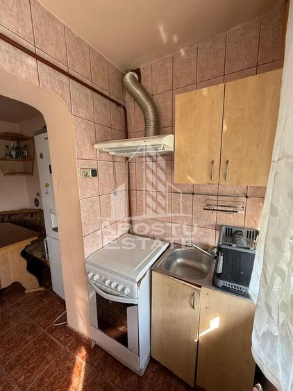 Apartament 3 camere,centrală proprie în zona Soarelui.