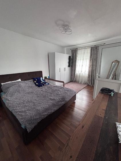 Casa spatioasa in Odaia Manolache