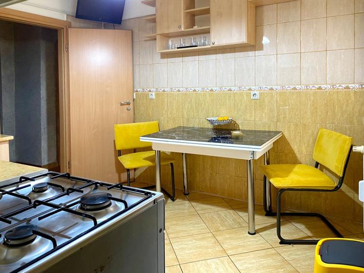 Apartament cu 3 camere de inchiriat Ploiesti, ECX08638