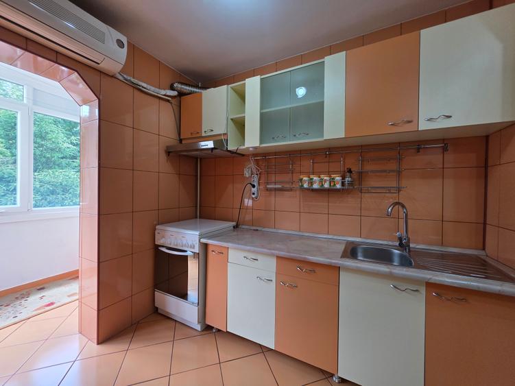 Berceni - Inchiriere apartament luminos 2 camere - decomandat! PARCARE !