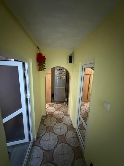 Apartament cu o camera 45 mp, renovat, centrală proprie – Viaduct