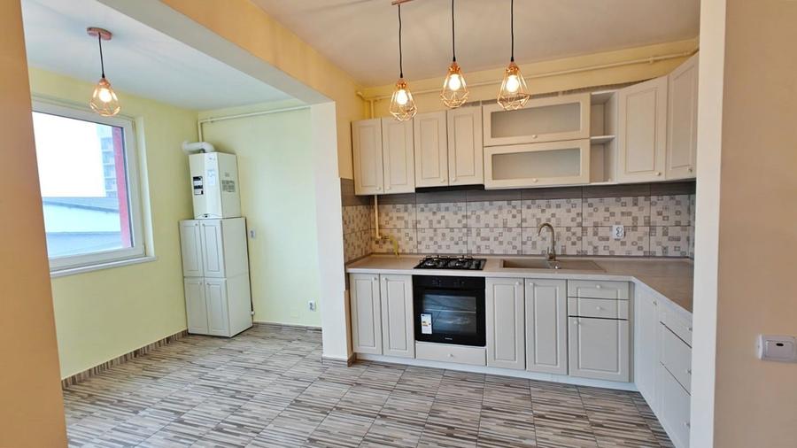 Apartament 3 camere, finisat modern, parcare, zona BMW