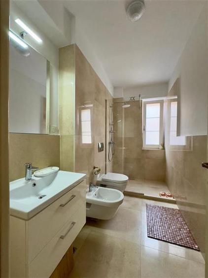 Vila unica in Iasi, tip London House – design rafinat si priveliste spectaculoas