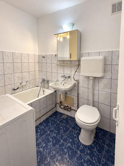 Apartament cu o camera, 28 mp, zona Lipovei