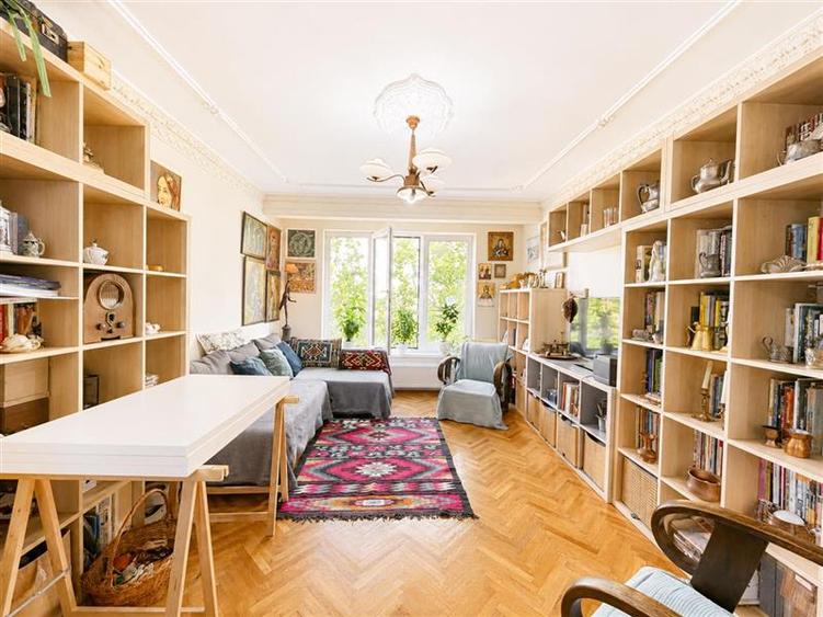 Apartament deosebit în Piața Civică Tulcea | 90 mp | 2 băi |