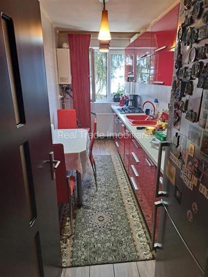 Apartament 4 camere decomandat etajul 2, Astra- Carpatilor - 5