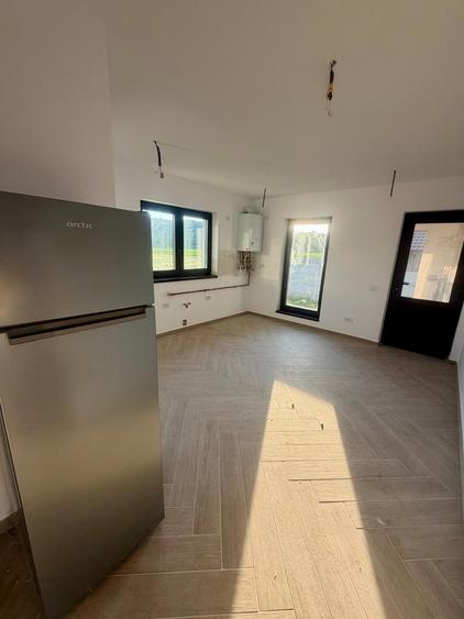Casă individuală modernă, 3 dormitoare, 3 băi, teren 500 mp