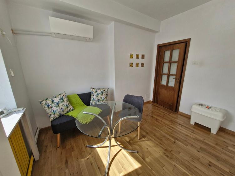 Lovely large sunny studio apartment – Dacia Polona area