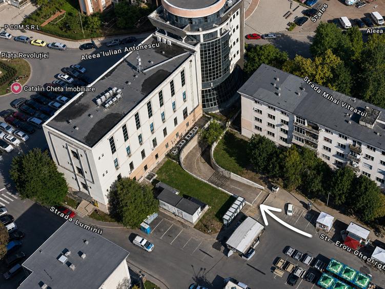 Spatiu 200 mpc de inchiriat in CITY CENTER Bacau – acces separat si parcare