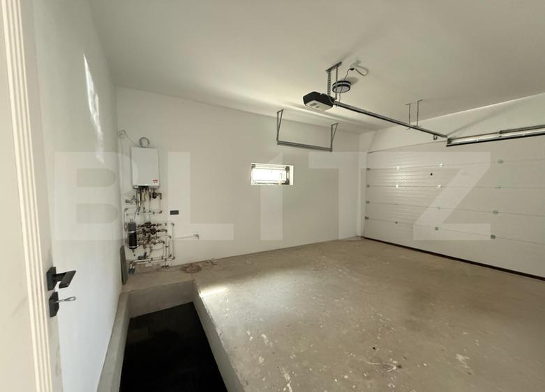 Casa cu 4 camere, 500 mp, zona Paulestiului