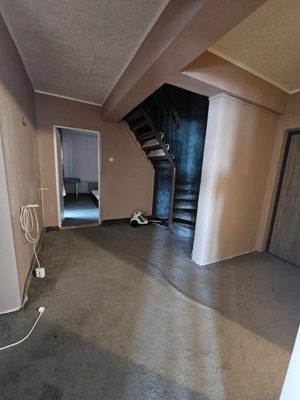 Apartament 5 camere, pe 2 nivele Andrei Saguna, Centrala proprie!!