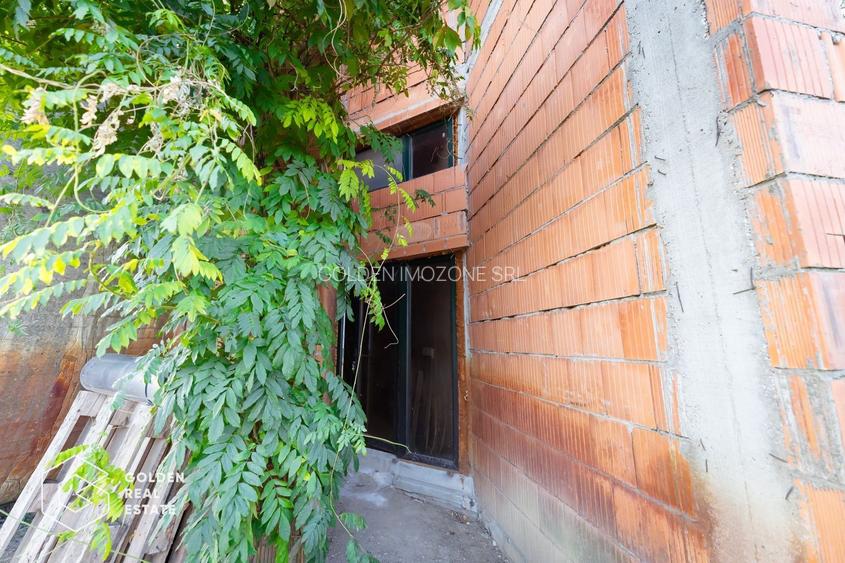 Schimb 1/2 Duplex avangardist la roșu în Moșnița Nouă cu apartamen