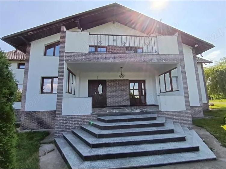De vanzare vilă duplex