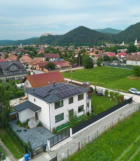 CASĂ PREMIUM ÎN RÂȘNOV | SAUNĂ | PRINCIPII PASSIVE | PANOURI FOTOVOLTAICE