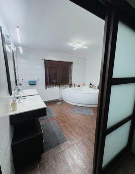 APARTAMENT 3 CAMERE TIP DUBLEX -TROCADERE