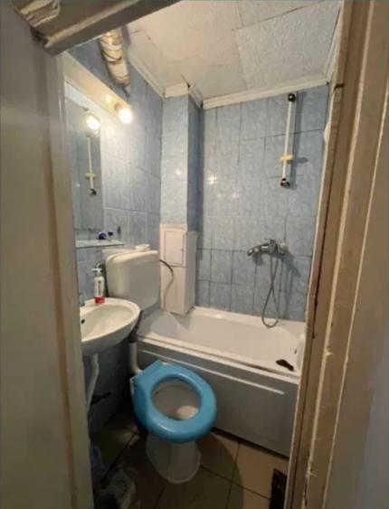 Studio decomandat, 30 mp, etaj 1/4, centrală proprie, Rahova
