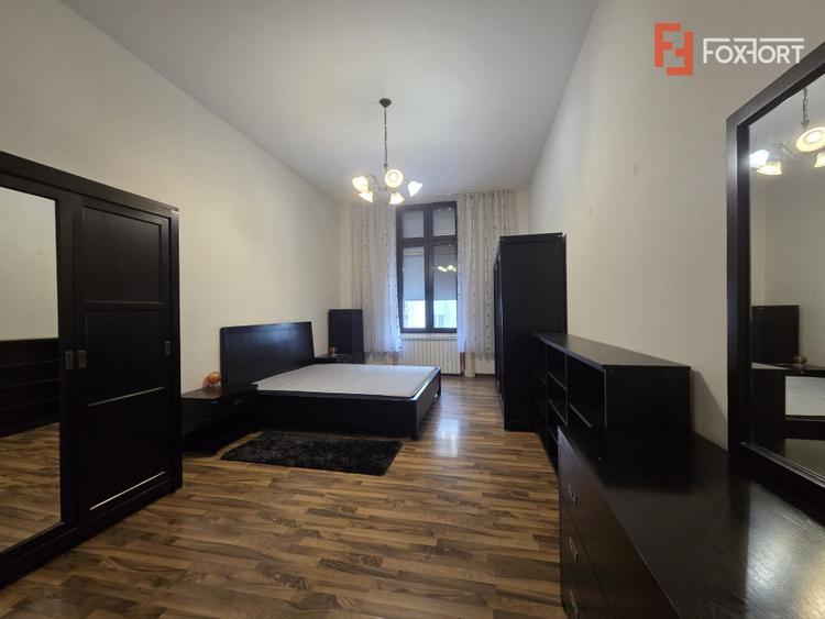 Apartament cu 2 camere semidecomandat, et 1, zona Centrala