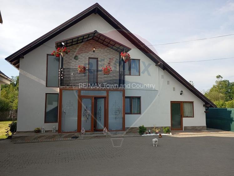 Casă / Vilă cu 7 camere de vânzare - 2
