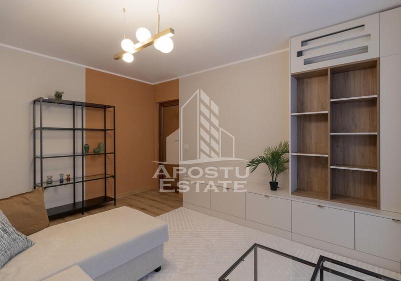 Apartament 3 camere , semidecomandat, zona Sagului