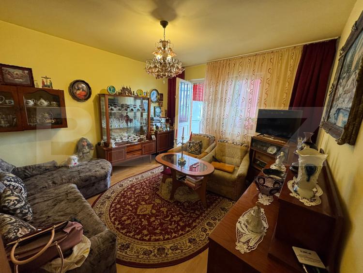 Apartament 3 camere, decomandat | Micro 7, Hunedoara | Etaj 2
