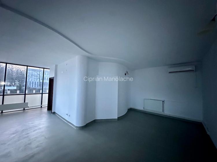 Hotel(restaurant )+/sau Clinica  Medicala stadion  Nicolae Dobrin  - 15