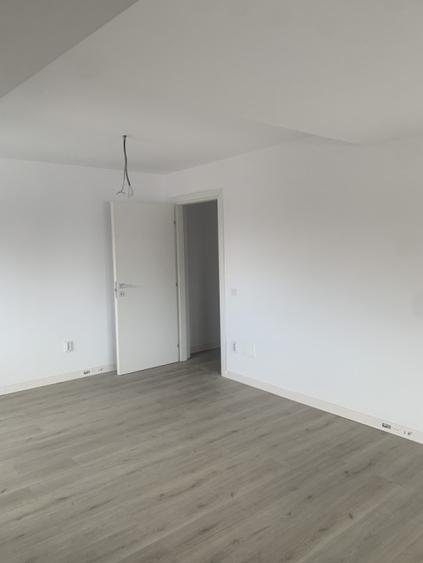 Apartament 4 camere decomandat, NOU, George Enescu