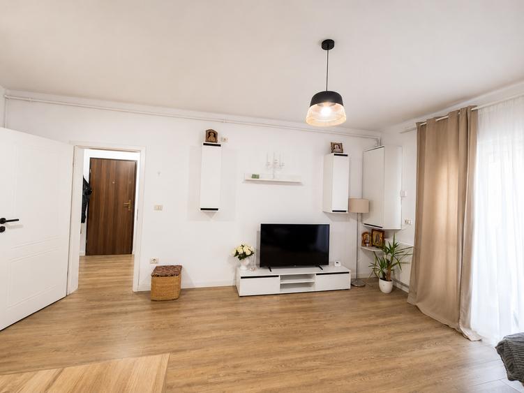 Apartament cu 2 camere, complet mobilat, loc de parcare și boxă