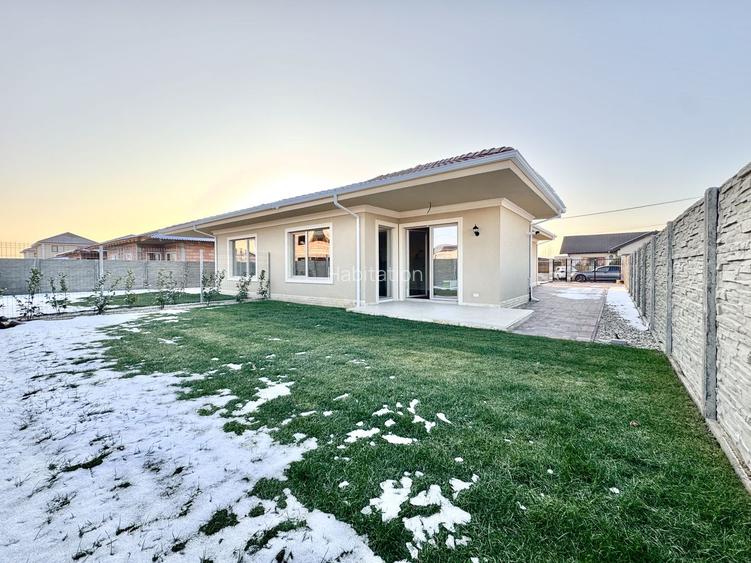 Duplex modern cu grădină, la intrare în Moșnița Nouă - 25