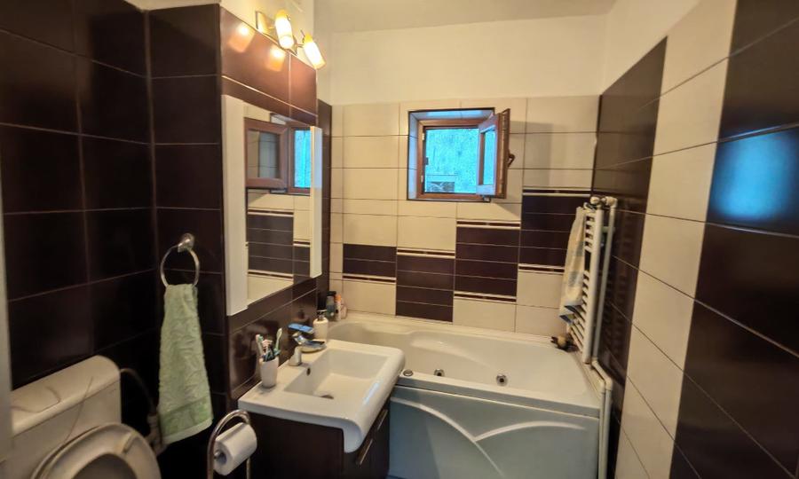 Apartametn 3 camere IREG etaj 1